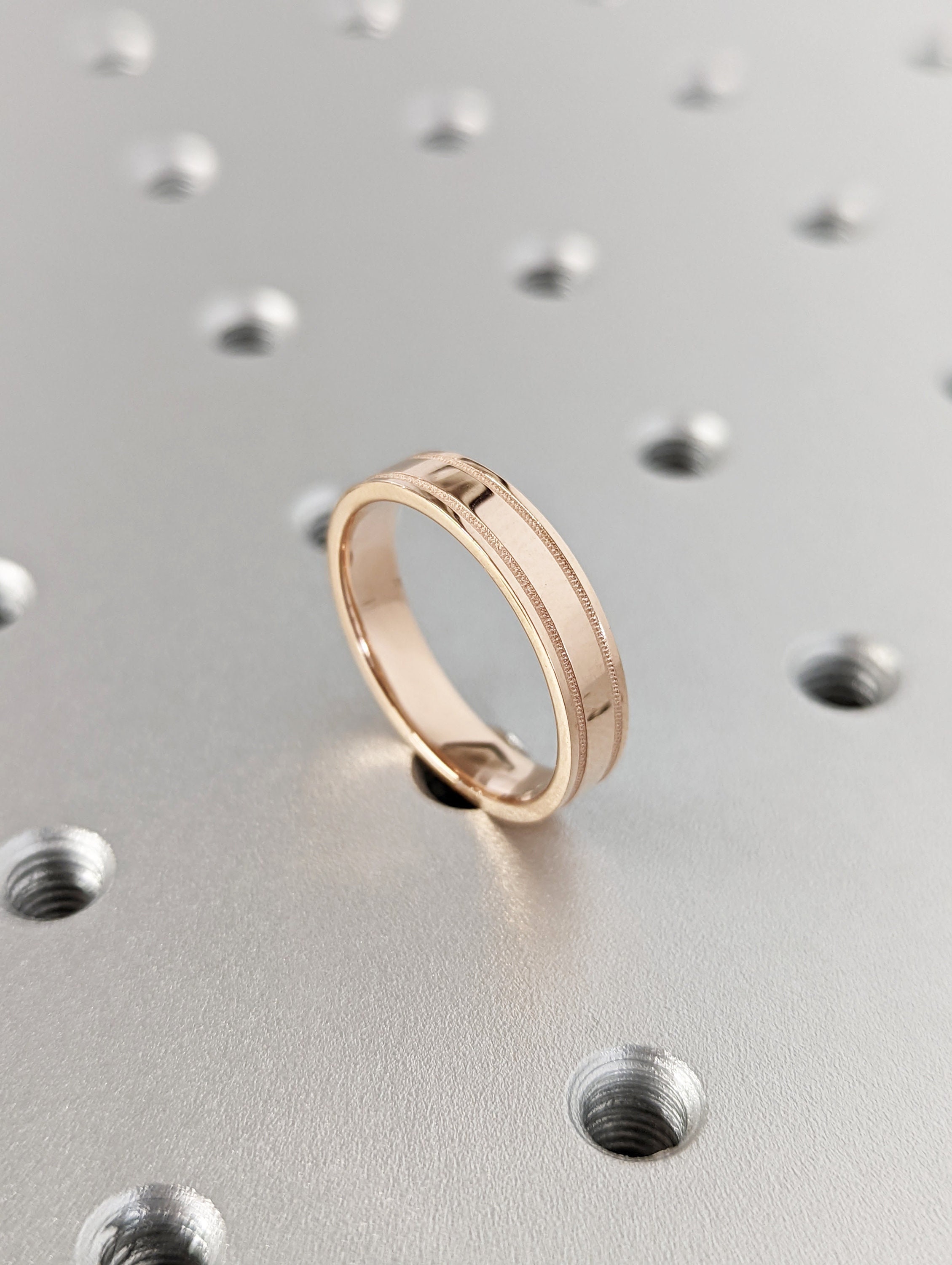 14K oder 18K Gold hochpolierte flache Milgrain-Eheringe, Hochzeitsringe für Männer und Frauen, Gold-Doppel-Milgrain-Eheringe