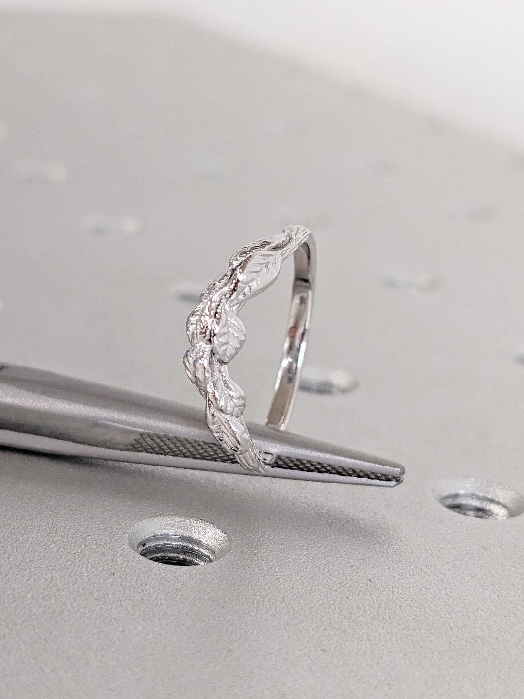 Amy and Annette 14K White Gold Detailed Leaf Ring