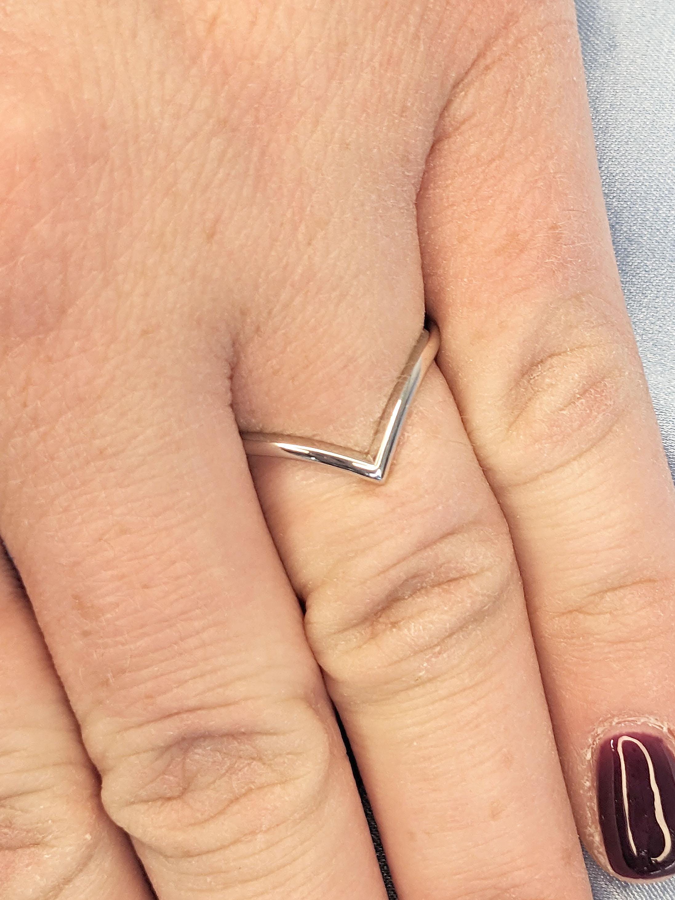 Solid Gold Rings for Women | V Shaped Stacking Ring | Curved Wedding Ring | Matching Ring | Delicate Everyday Ring | Simple Wedding Band