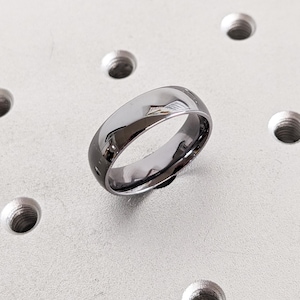 Anello in tantalio grigio scuro da 6 mm / Anello minimalista da uomo / Fede nuziale comoda / Anello da uomo con finitura lucida / Gioielli in tantalio / Regalo per lui