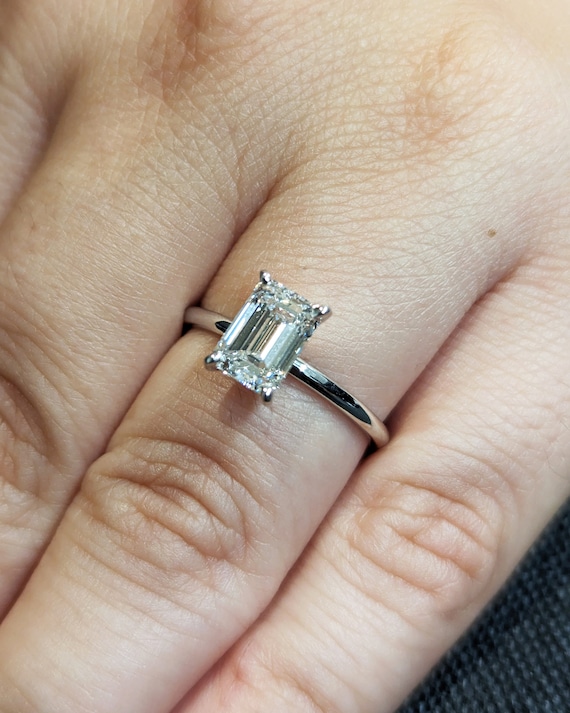 1.5 emerald cut engagement rings discount