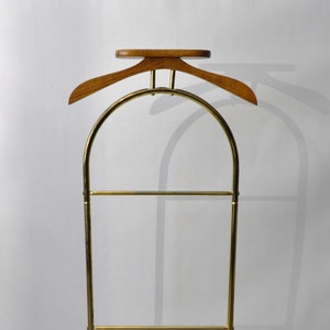 Service de voiturier/porte-costume/cintre Mid-Century léger en métal et en bois