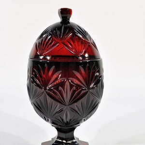 Large 9&#39;&#39;T Luminarc Cristal d&#39;Arques Ruby Red Cut Glass Pedestal Candy Dish, Made in France/ Pedestal Candy Dish with Lid