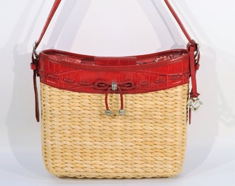 Bolso de cuero rojo y paja tejida de Brighton