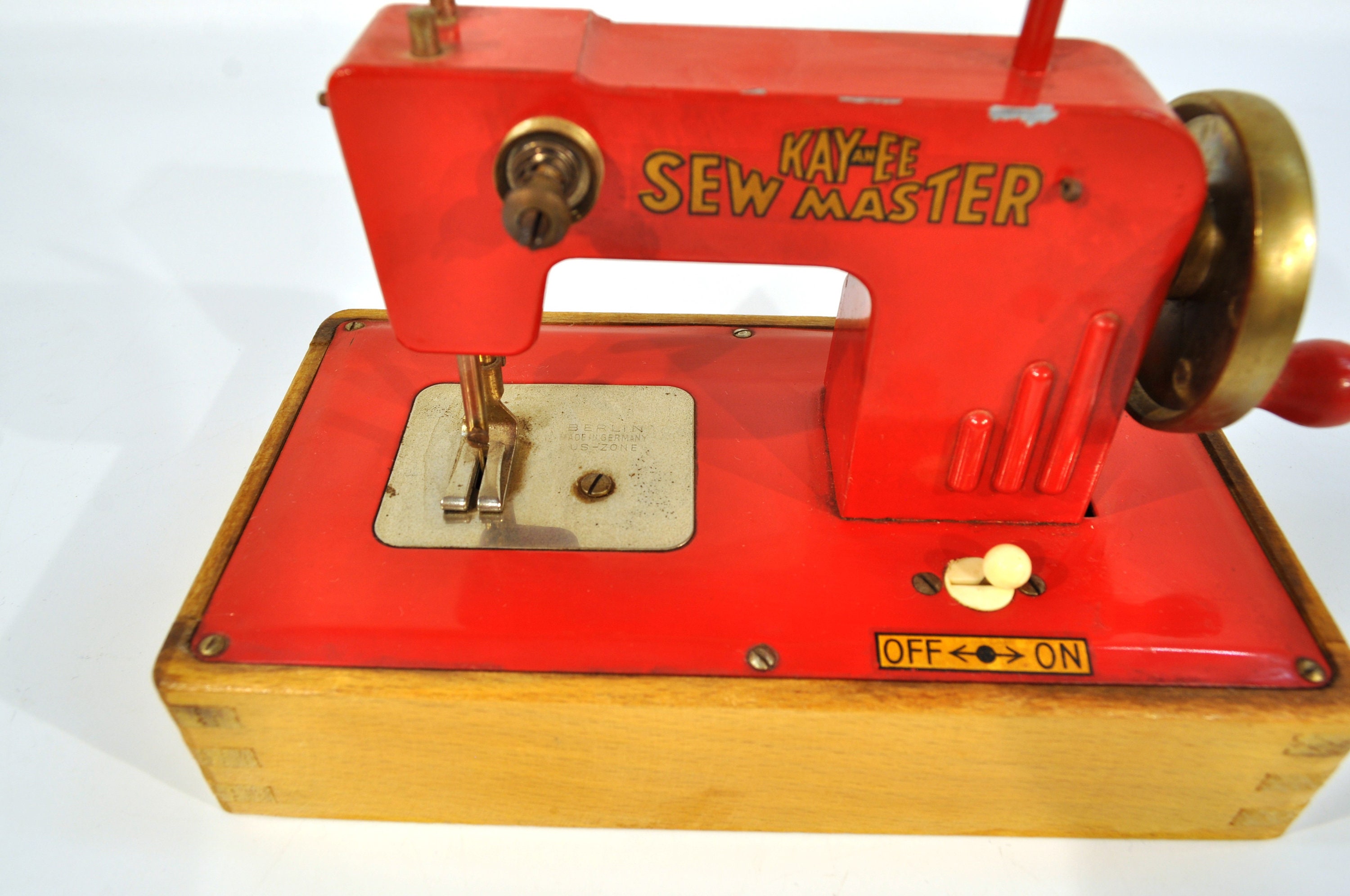 トイミシン KAY-EE SEW MASTER ミニチュアミシン アンティーク Vintage Kay-an-ee Sew Master Miniature Sewing Machine
