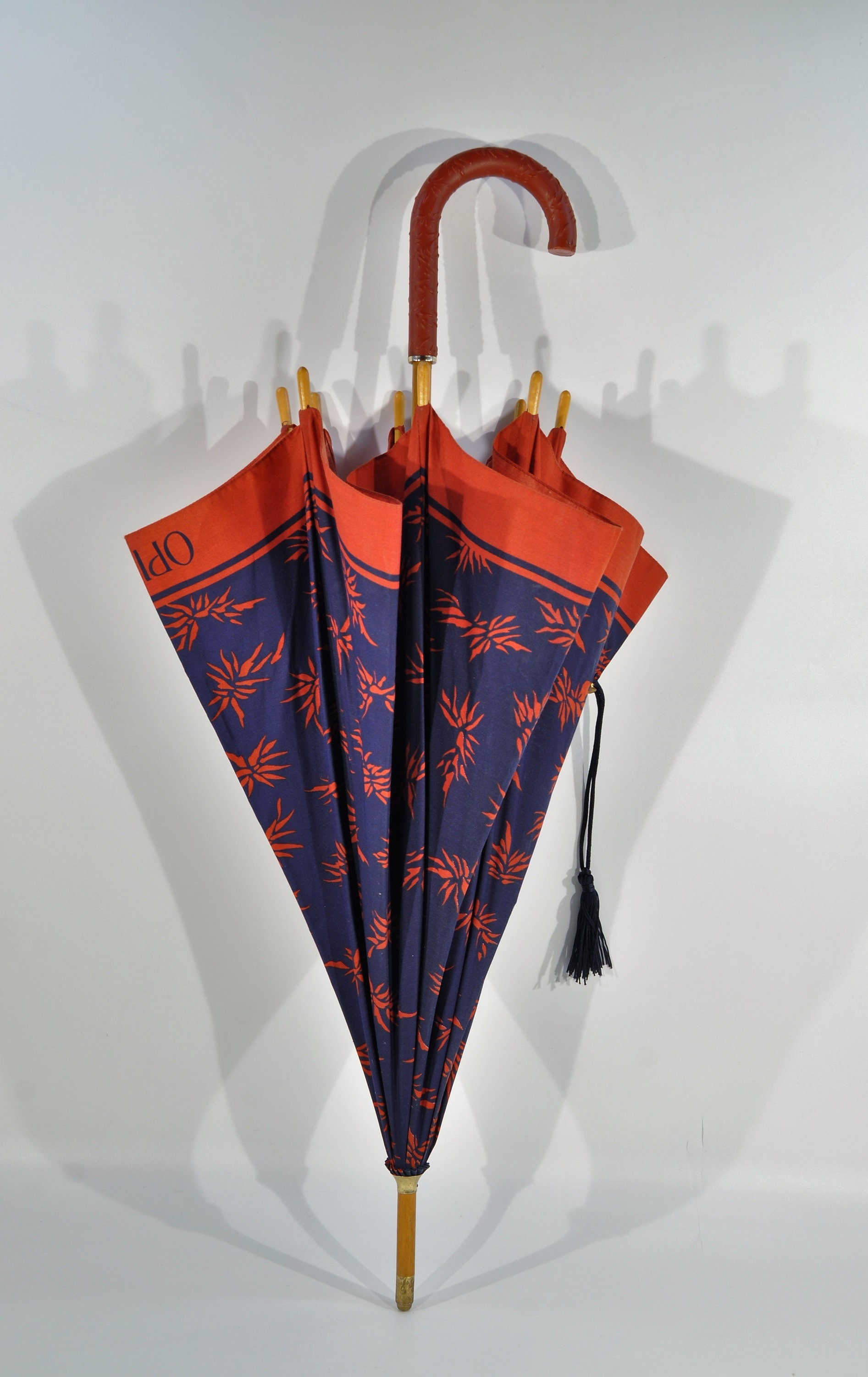 ✨激レア✨イブサンローラン YSL 長傘 雨傘 ロゴ オーロラ社 楽天市場】美品 イヴ サンローラン YSL ロゴ リボン 柄 傘