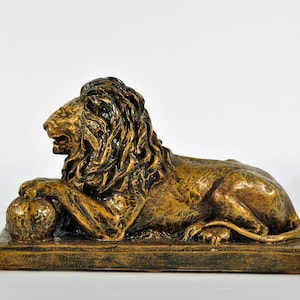 Large Lion Chinese or Imperial guardian lion Sculpture/Lion statue