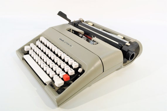 Retro Olivetti Lettera 35 Typewriter - Etsy Retro Olivetti Lettera 35 Typewriter - Etsy