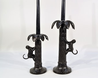 Juego vintage de 2 candelabros de latón macizo de Bombay Company con monos trepando palmeras