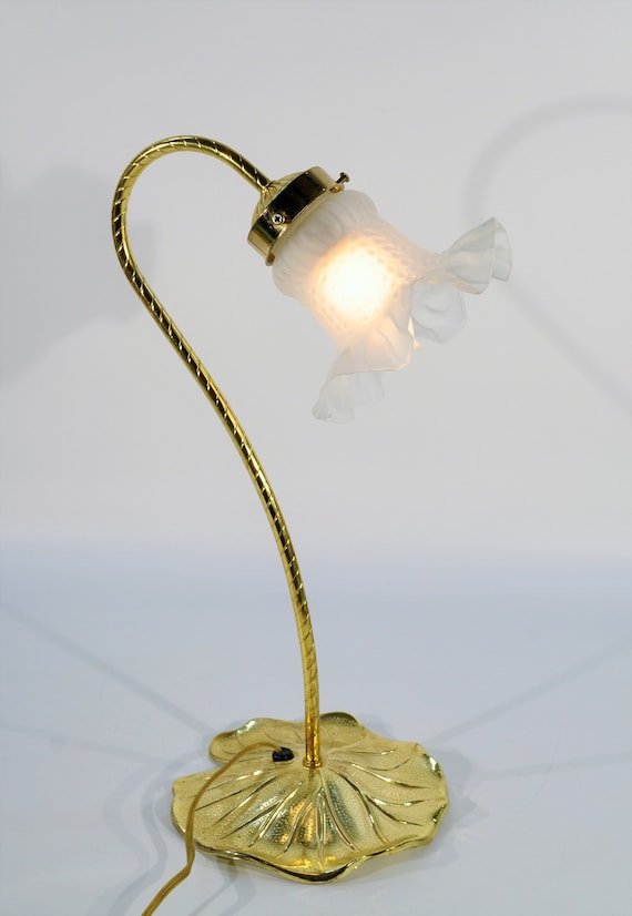 Vintage Lamp-goose Neck/lily Pad Table Lamp by Grandlite. 