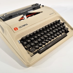 Retro Olympia Carina 1 Manual Typewriter German Design Made in Japan/ Manual Typewriter w/Case/ Working Typewriter