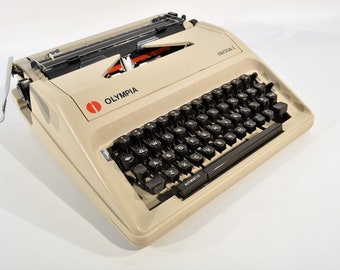 Retro Olympia Carina 1 Manual Typewriter German Design Made in Japan/ Manual Typewriter w/Case/ Working Typewriter