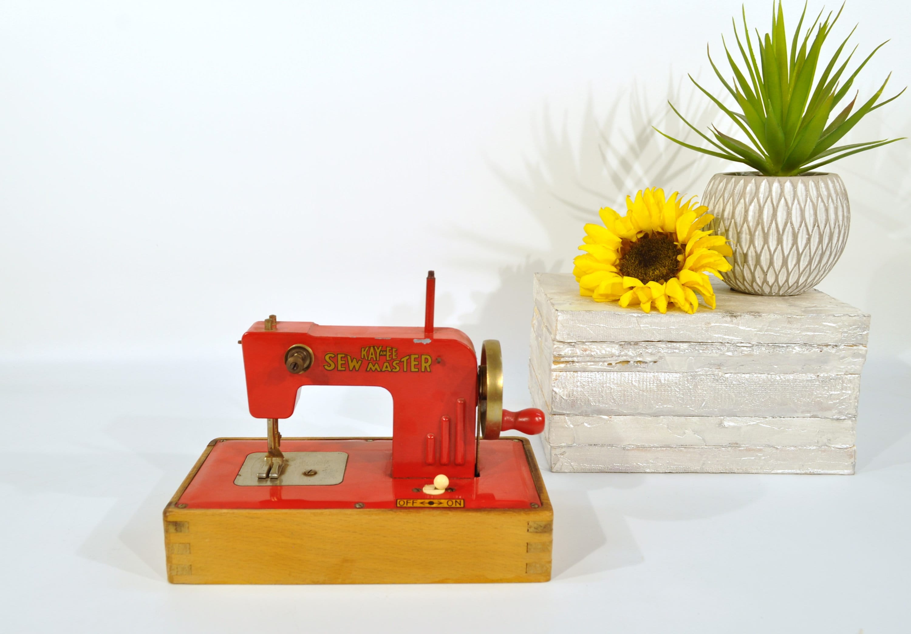 KAY-EE SEW MASTER 赤 いTOYミシン Vintage Sew Sewmaster Sewing Machine Made In Germany by Kay