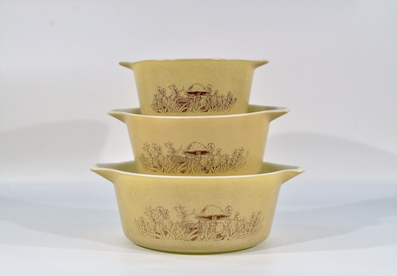 Set of 3 Pyrex Casserole Dish ''Forest Fancies Mushroom'' Design in Brown & White Color