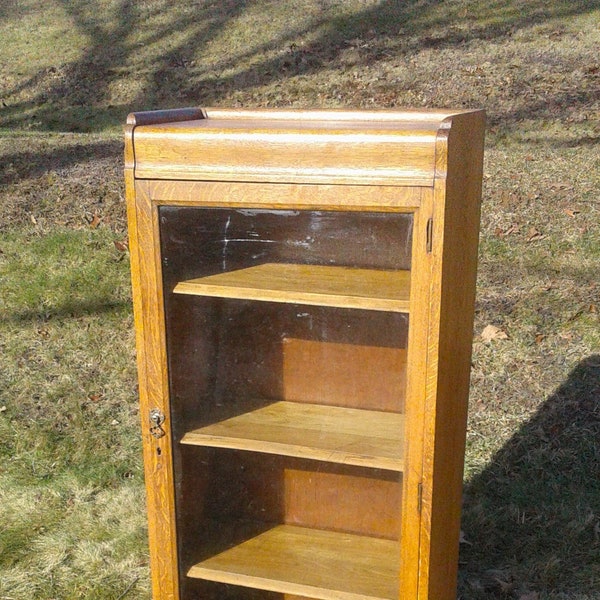 Antique Solid Oak Single Door Bookcase Quarter Sawn Oak Front 1920s Era