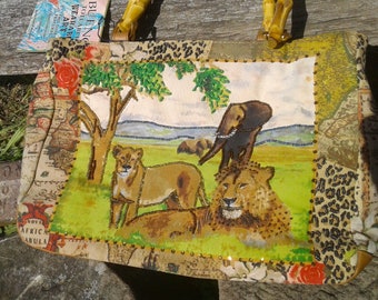 Bueno Toteables Wearable Art Purse Africa Safari Lions Elephant New Old Stock