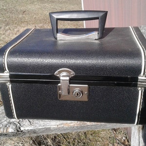 Vintage Black Silver Beauty Train Case with Original Key New Old Stock image 3