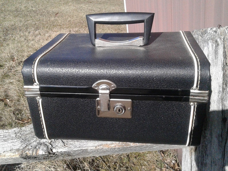 Vintage Black Silver Beauty Train Case with Original Key New Old Stock image 3