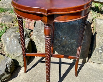 Antique Mahogany Round Lamp Table with Rope Twist Legs Pie Crust Edges 1940s