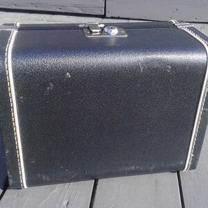 Vintage Black Silver Beauty Train Case with Original Key New Old Stock image 7