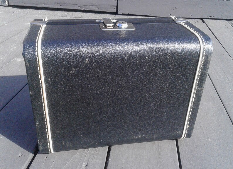 Vintage Black Silver Beauty Train Case with Original Key New Old Stock image 7