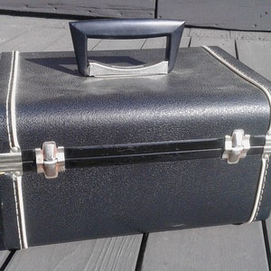 Vintage Black Silver Beauty Train Case with Original Key New Old Stock image 5