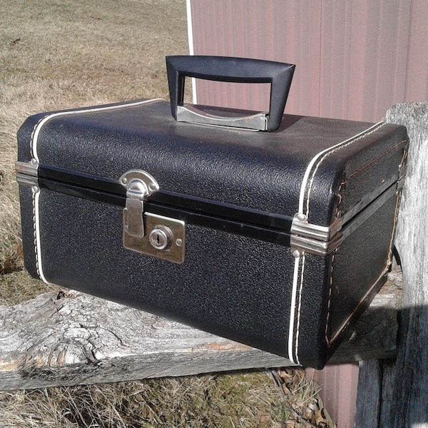 Vintage Black Silver Beauty Train Case with Original Key New Old Stock