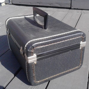 Vintage Black Silver Beauty Train Case with Original Key New Old Stock image 4