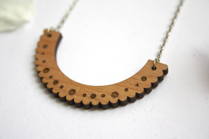 Geometric necklace, point lace pattern, wooden collar, unique jewel, natural wood, metal silver color, original gift for her, made in France image 4