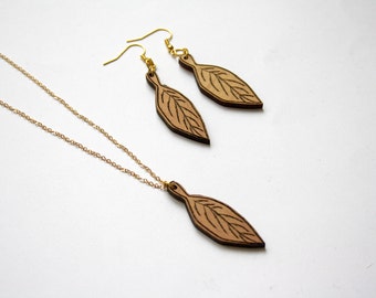 Wooden jewelry set, leaf tree earrings and long necklace pendant, hippie chic, bohemian style jewel, natural wood, metal gold color, French