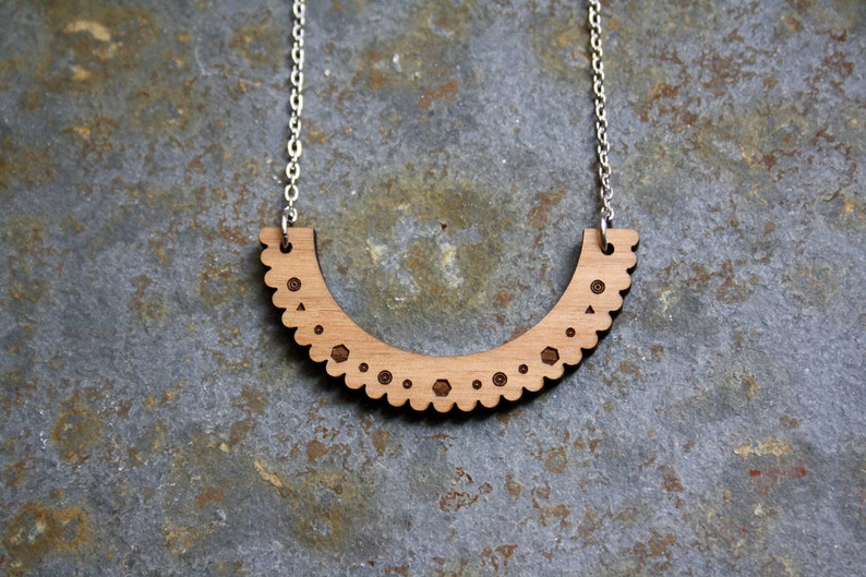 Geometric necklace, point lace pattern, wooden collar, unique jewel, natural wood, metal silver color, original gift for her, made in France image 3