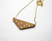Collier sautoir nuage gouttes de pluie en bois, motif doré argenté, chaîne métal dorée, bijou géométrique et féérique, cadeau femme idéal