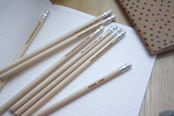 Crayon en bois Personnalisé avec gomme - Une Jolie Fête