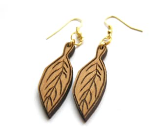 Wooden earrings, leaf tree shape, wood pendant earing, natural gift, engraved by laser, unique jewel, original present made in France, Paris