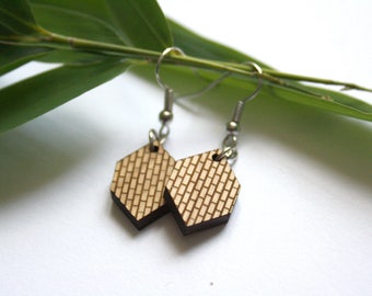 Geometric earring in wood, modern style, urban brick pattern, wooden jewel, architectural inspiration