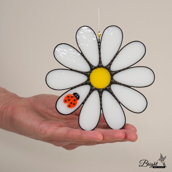 Stained Glass White Daisy Suncatcher, Stain Glass Daisy Flower Ornament, Daisy  Decor, Orange Ladybug 