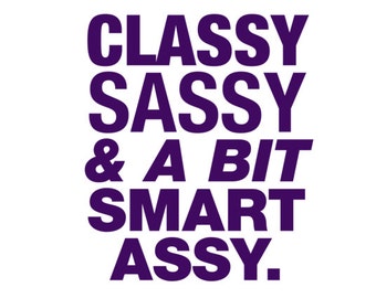 Sassy con clase y un poco inteligente montaje del t-shirt