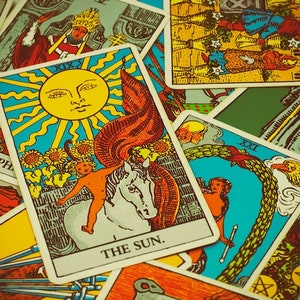 Erhöhe deine spirituelle Reise mit Terri's Tarot Orakel Legung - enthülle die Führung und Einsichten die du suchst!