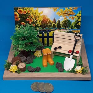 Geldgeschenk 3 D Karte Garten Gartengeräte Gartenbank Baumarkt Blumen Pflanzen Bäume Geldgeschenk Gutschein Geschenkidee originell besonders