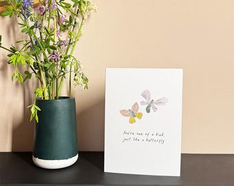 Cartão de felicitações com borboleta ilustrada à mão | “Você é único(a), assim como uma borboleta” | Interior em branco | Cartão de agradecimento