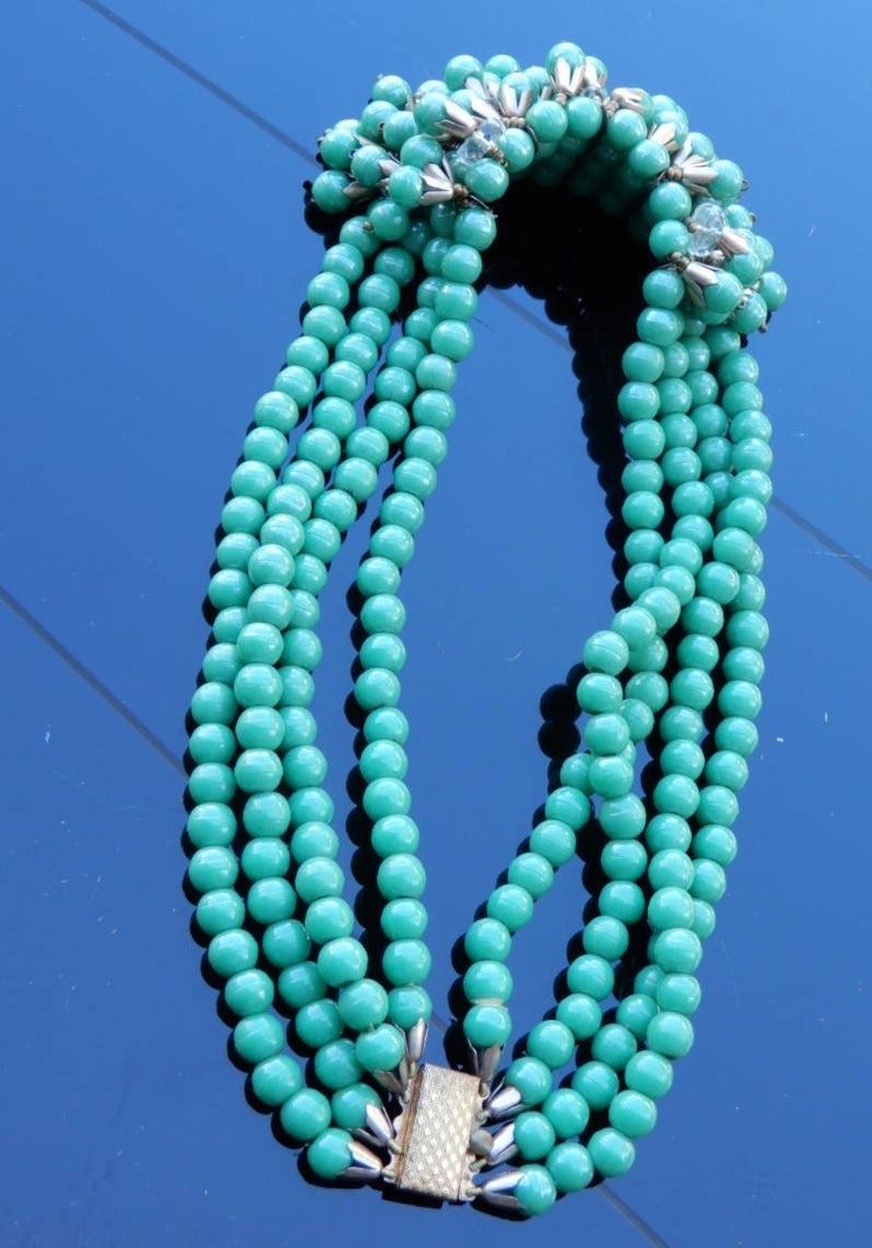 c1940s Green Glass Bead Choker with