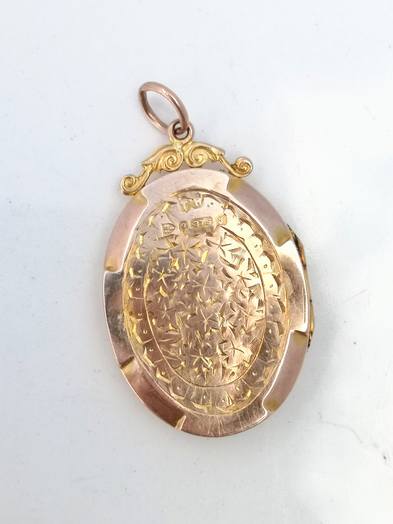 Edwardian 9ct Rose Gold Engraved Oval Locket image 2