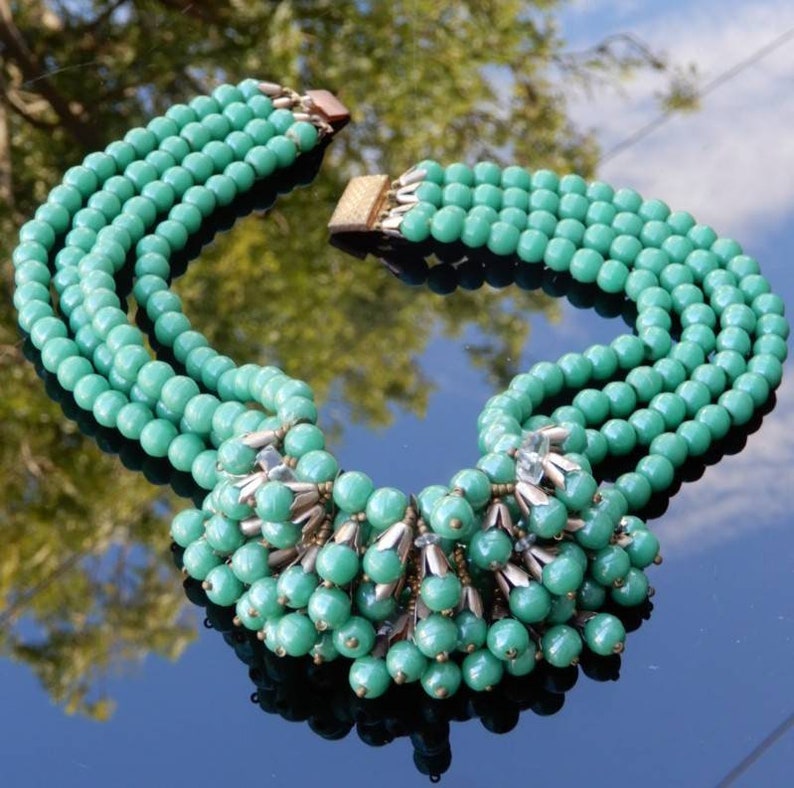 c1940s Green Glass Bead Choker with