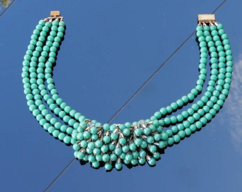 c1940s Green Glass Bead Choker with