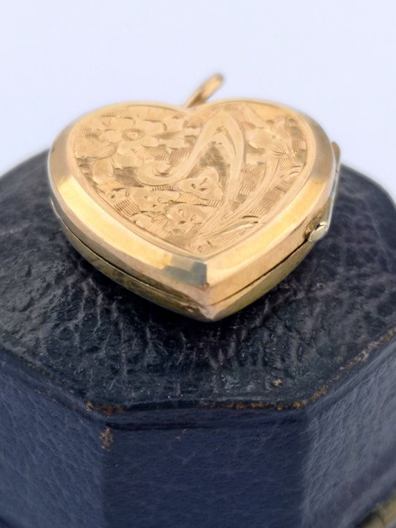 Antique Art Nouveau Gold Front & Back Heart Shape… - image 4