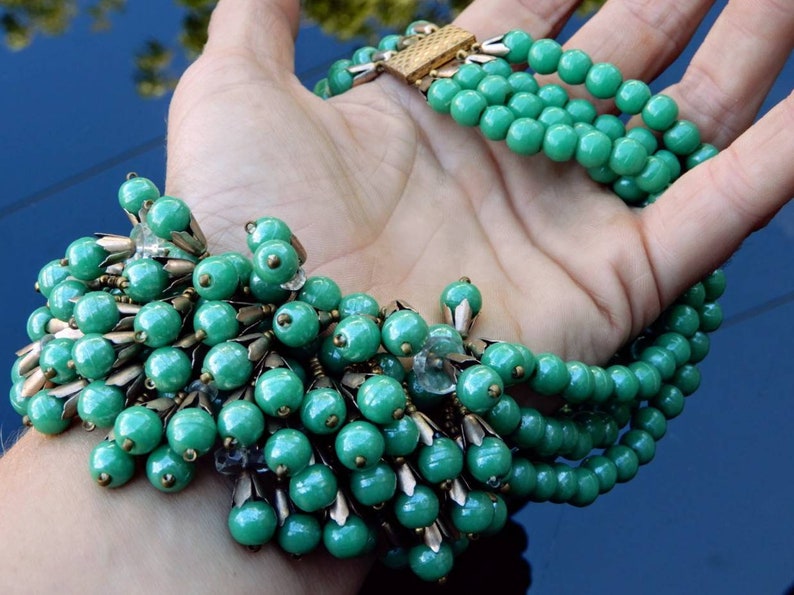 c1940s Green Glass Bead Choker with