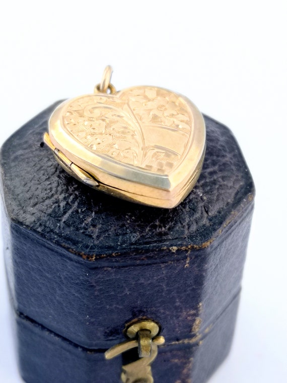 Antique Art Nouveau Gold Front & Back Heart Shape… - image 3
