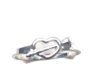 Dainty Sterling Silver Pierced Heart Ring. Marked S925. Valentines Day, Gift for Her, Petite Size, Heart and Arrow Ring Band.