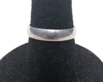 Sterling Silver Wedding Band. Silver Ring. Marked "925." Unassuming, Simple and Classic.