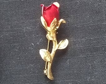 Vintage rojo Rosebud Pin / broche / chal pin / pin de bufanda / pasador de solapa.